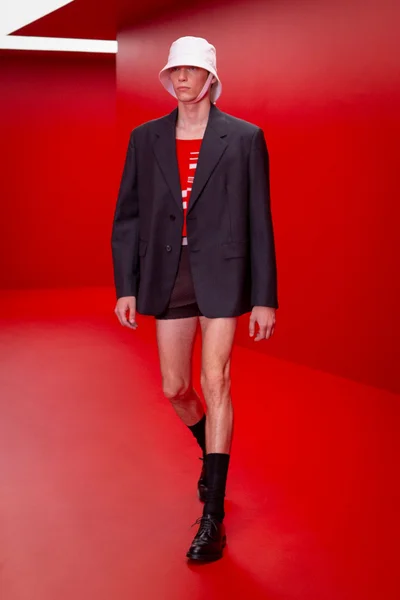 Look 9